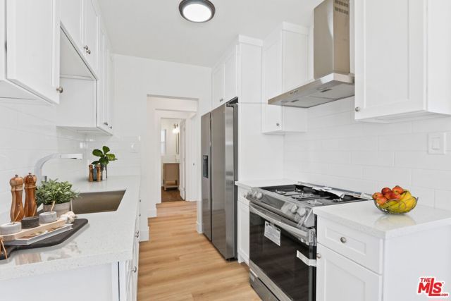 151 S Mountainview Avenue, Los Angeles, CA 90057