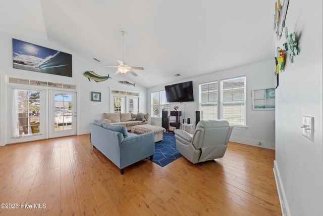 1607 Pinfish Lane, Carolina Beach, NC 28428