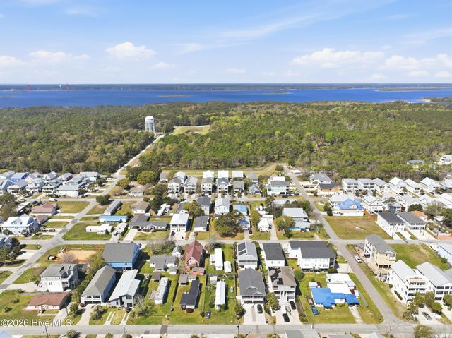 1607 Pinfish Lane, Carolina Beach, NC 28428