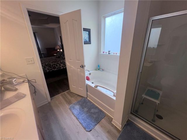 721 Spinning Wheel Point, High Point, NC 27265