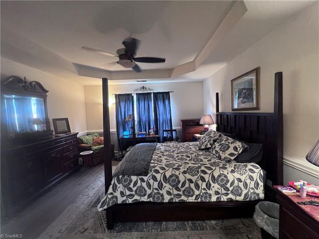 721 Spinning Wheel Point, High Point, NC 27265