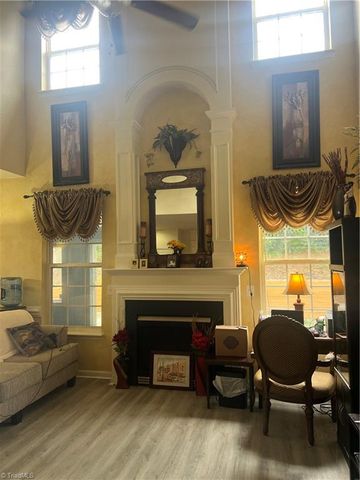 721 Spinning Wheel Point, High Point, NC 27265