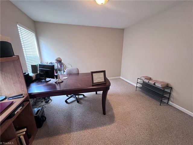 721 Spinning Wheel Point, High Point, NC 27265