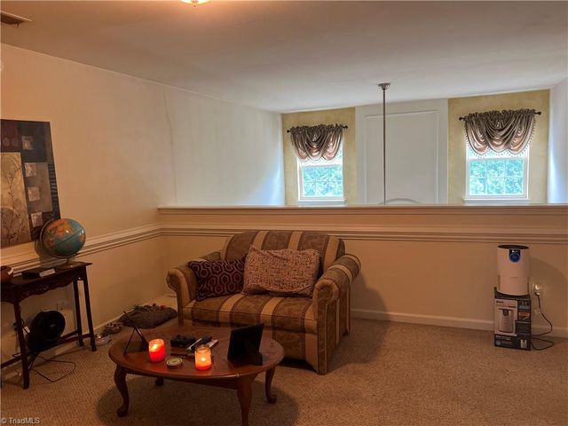 721 Spinning Wheel Point, High Point, NC 27265