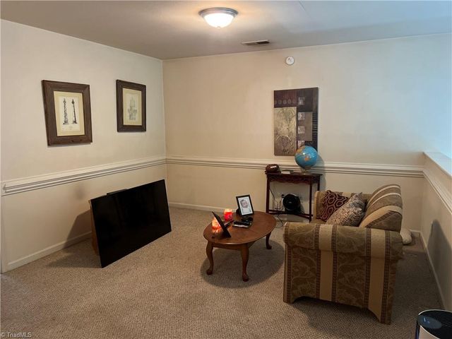 721 Spinning Wheel Point, High Point, NC 27265