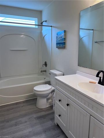 721 Spinning Wheel Point, High Point, NC 27265