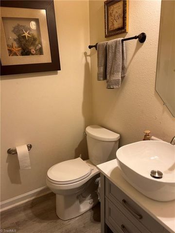 721 Spinning Wheel Point, High Point, NC 27265