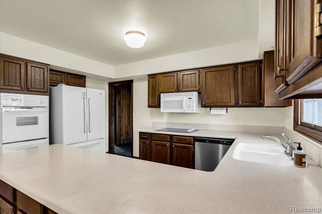 19010 Lacrosse Avenue, Lathrup Village, MI 48076