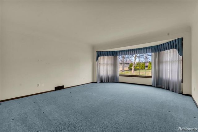 19010 Lacrosse Avenue, Lathrup Village, MI 48076