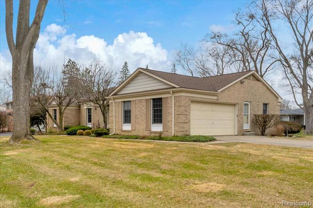 19010 Lacrosse Avenue, Lathrup Village, MI 48076