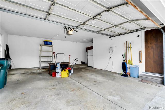 19010 Lacrosse Avenue, Lathrup Village, MI 48076