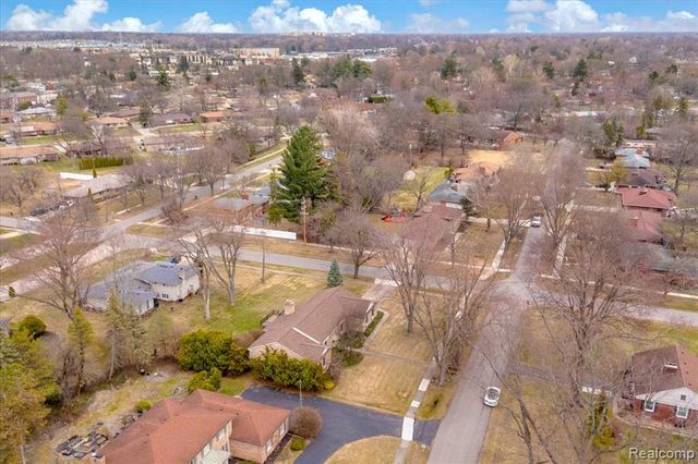 19010 Lacrosse Avenue, Lathrup Village, MI 48076