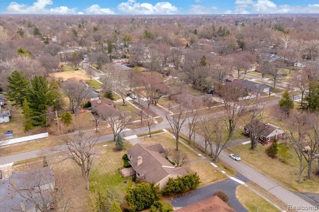 19010 Lacrosse Avenue, Lathrup Village, MI 48076