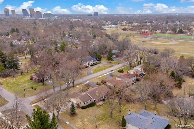 19010 Lacrosse Avenue, Lathrup Village, MI 48076