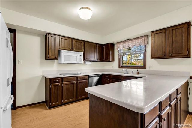 19010 Lacrosse Avenue, Lathrup Village, MI 48076