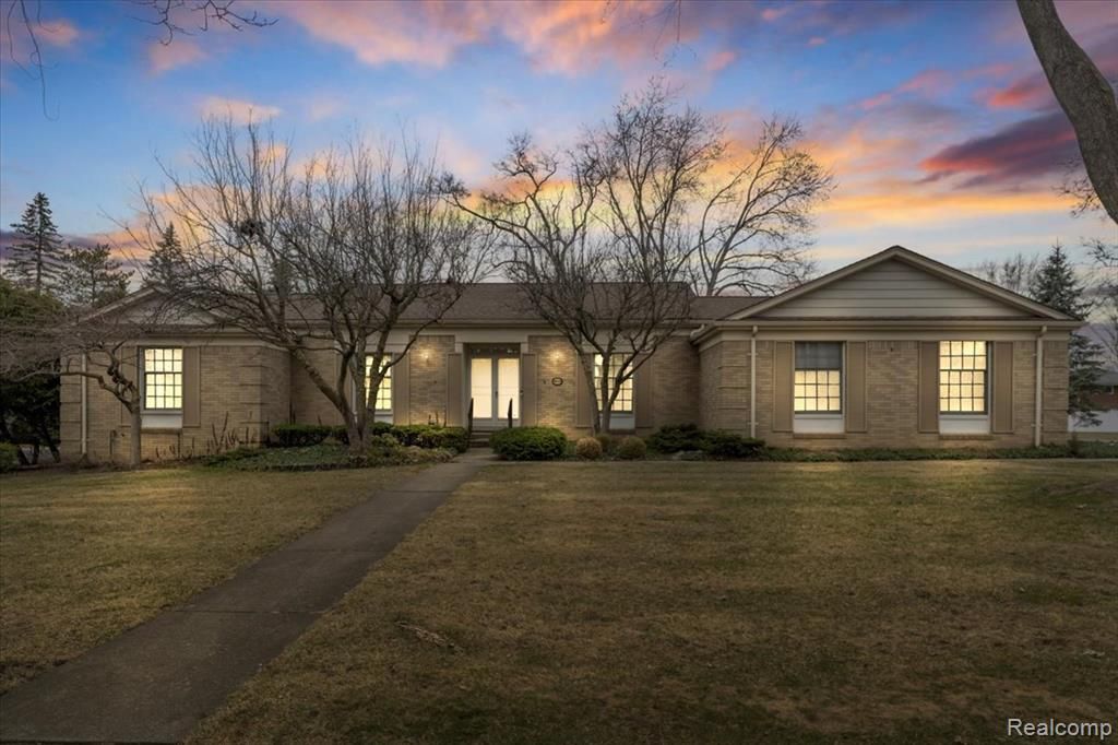 19010 Lacrosse Avenue, Lathrup Village, MI 48076