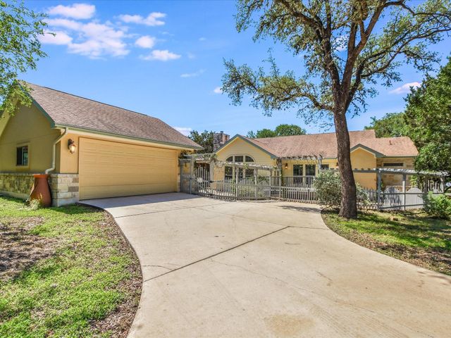 1 Woodview CT, Wimberley, TX 78676