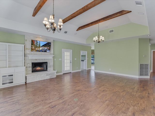 1 Woodview CT, Wimberley, TX 78676