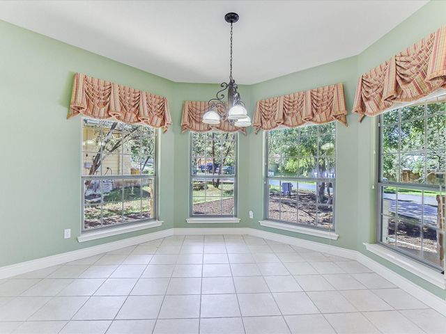 1 Woodview CT, Wimberley, TX 78676