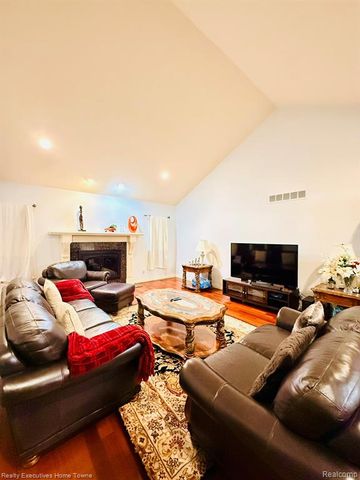 5997 Christina Drive, West Bloomfield, MI 48324