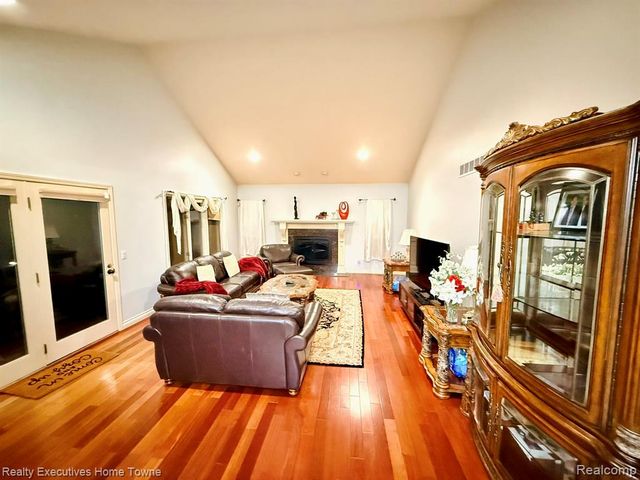 5997 Christina Drive, West Bloomfield, MI 48324
