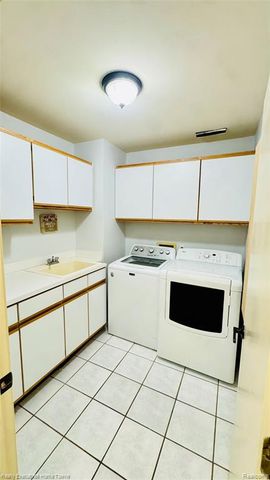 5997 Christina Drive, West Bloomfield, MI 48324