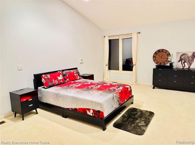 5997 Christina Drive, West Bloomfield, MI 48324