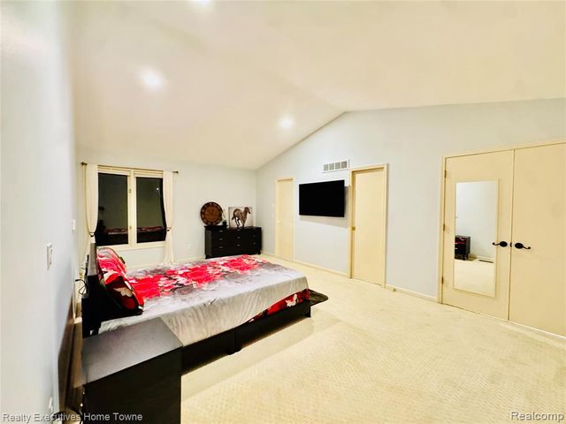 5997 Christina Drive, West Bloomfield, MI 48324