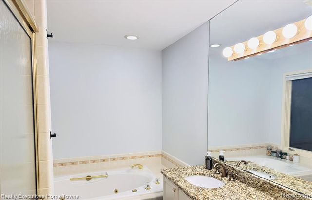 5997 Christina Drive, West Bloomfield, MI 48324