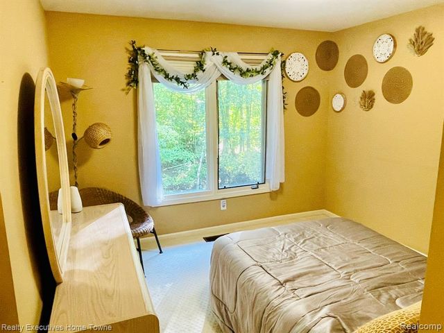 5997 Christina Drive, West Bloomfield, MI 48324