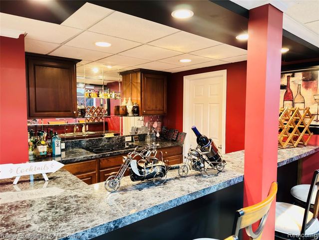 5997 Christina Drive, West Bloomfield, MI 48324