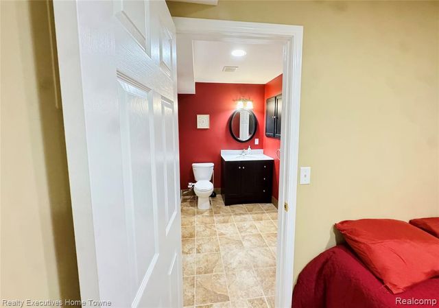 5997 Christina Drive, West Bloomfield, MI 48324
