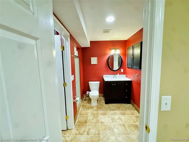 5997 Christina Drive, West Bloomfield, MI 48324