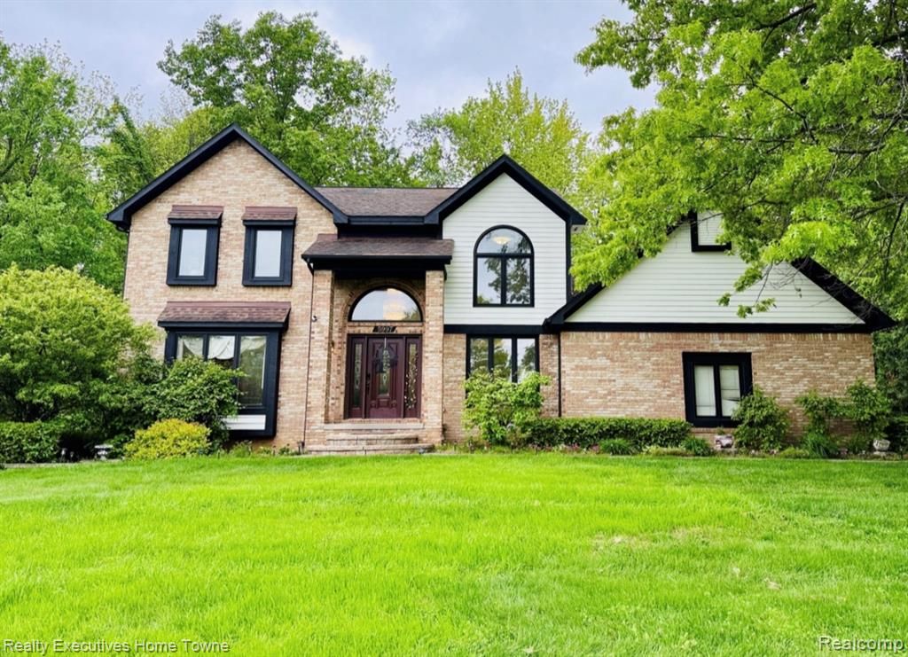 5997 Christina Drive, West Bloomfield, MI 48324