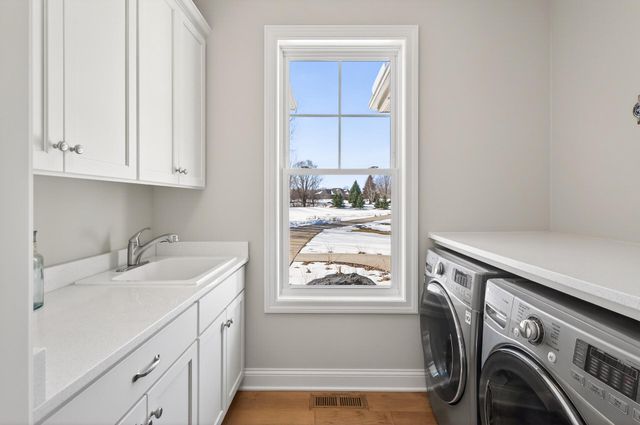 24111 Rice Lake Drive, Lakeville, MN 55044