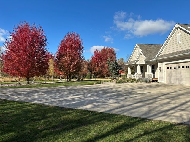 24111 Rice Lake Drive, Lakeville, MN 55044