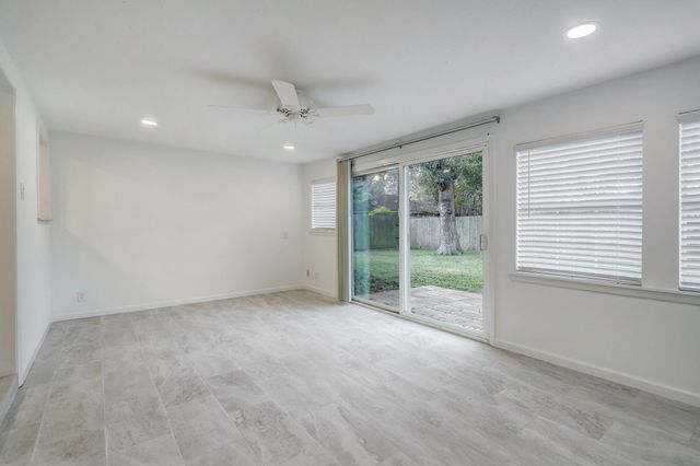 5805 Grape Street, Houston, TX 77074