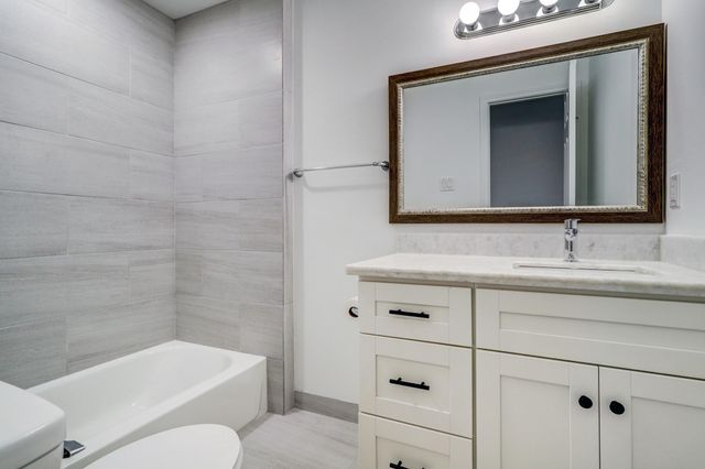 5805 Grape Street, Houston, TX 77074