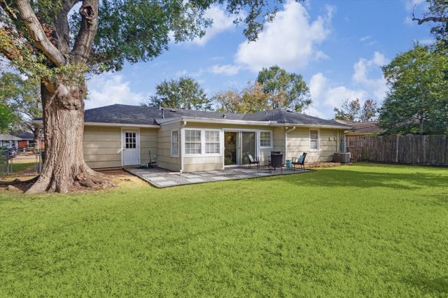 5805 Grape Street, Houston, TX 77074