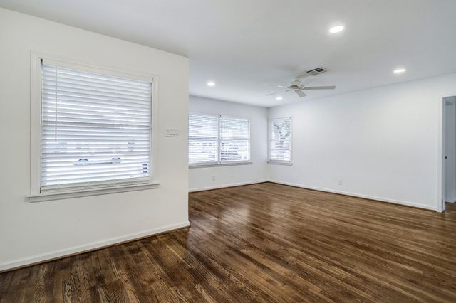 5805 Grape Street, Houston, TX 77074