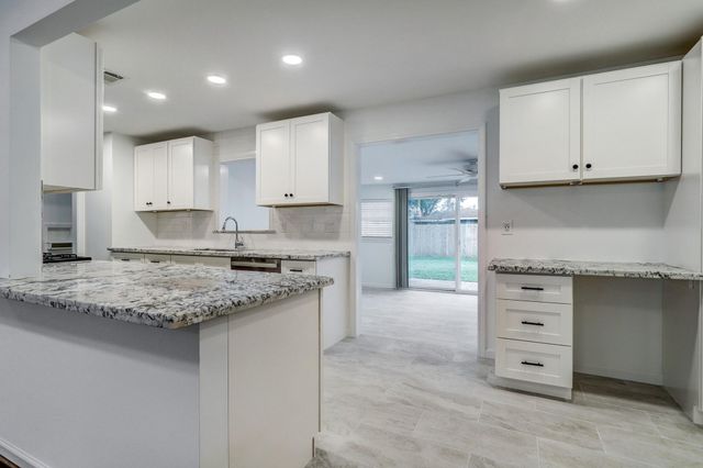 5805 Grape Street, Houston, TX 77074