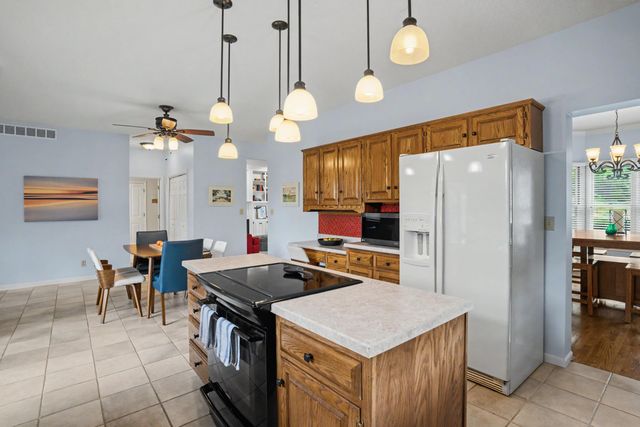 1205 LARAIL DR, Columbia, MO 65203