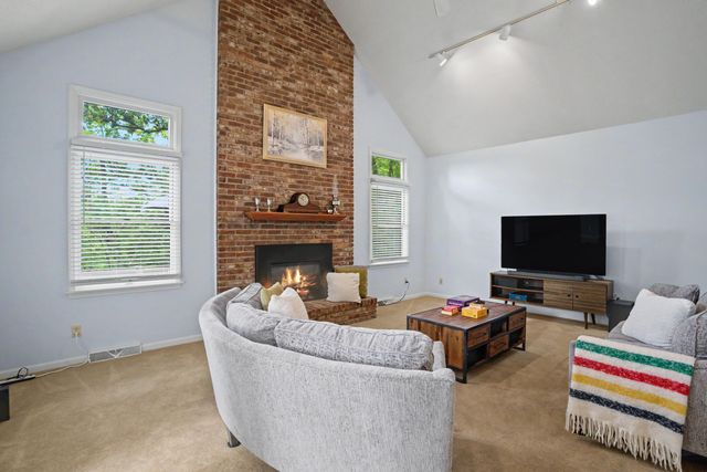 1205 LARAIL DR, Columbia, MO 65203