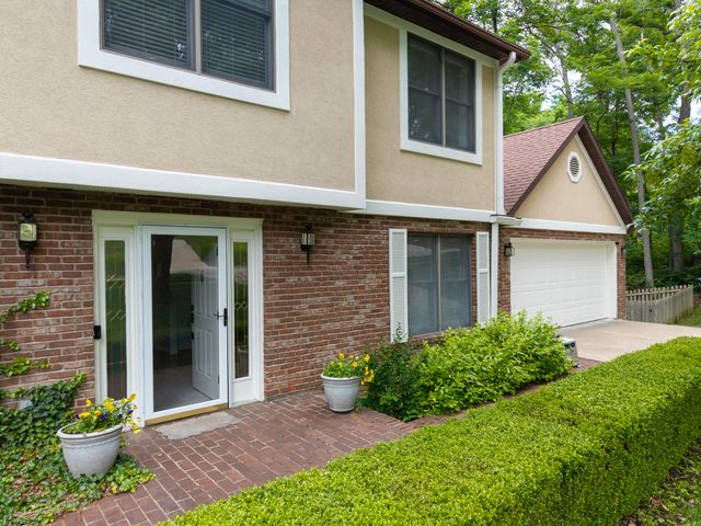 1205 LARAIL DR, Columbia, MO 65203