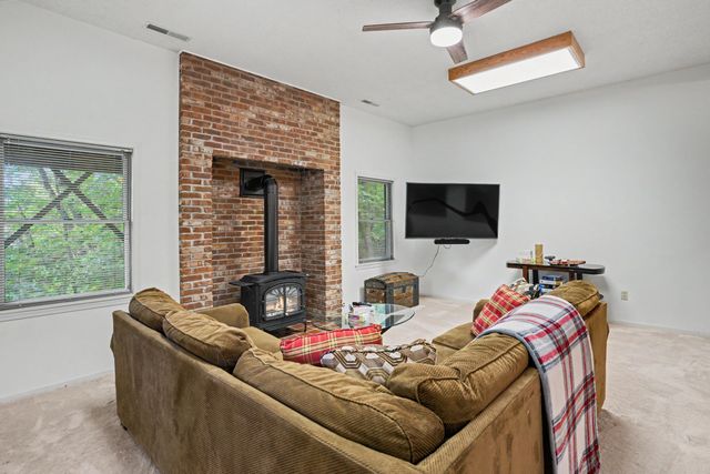 1205 LARAIL DR, Columbia, MO 65203