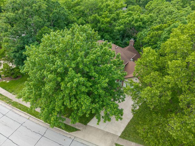 1205 LARAIL DR, Columbia, MO 65203