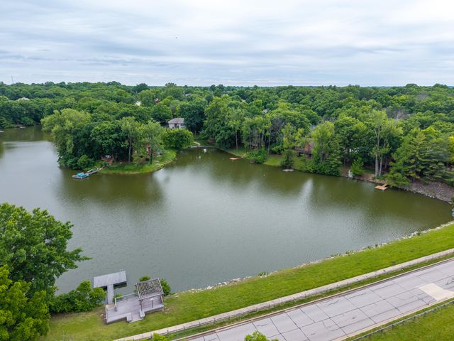 1205 LARAIL DR, Columbia, MO 65203