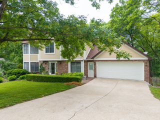 1205 LARAIL DR, Columbia, MO 65203