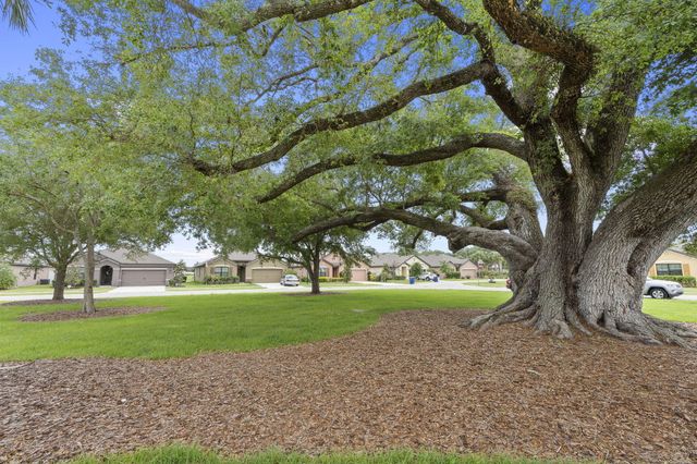 5605 Amusement Avenue, Fort Pierce, FL 34947