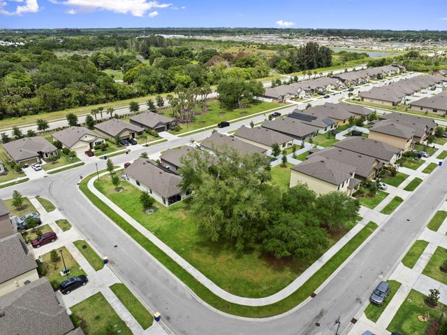 5605 Amusement Avenue, Fort Pierce, FL 34947